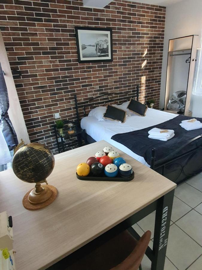 Appartement Indus En Centre Ville Avec Parking Honfleur Kültér fotó