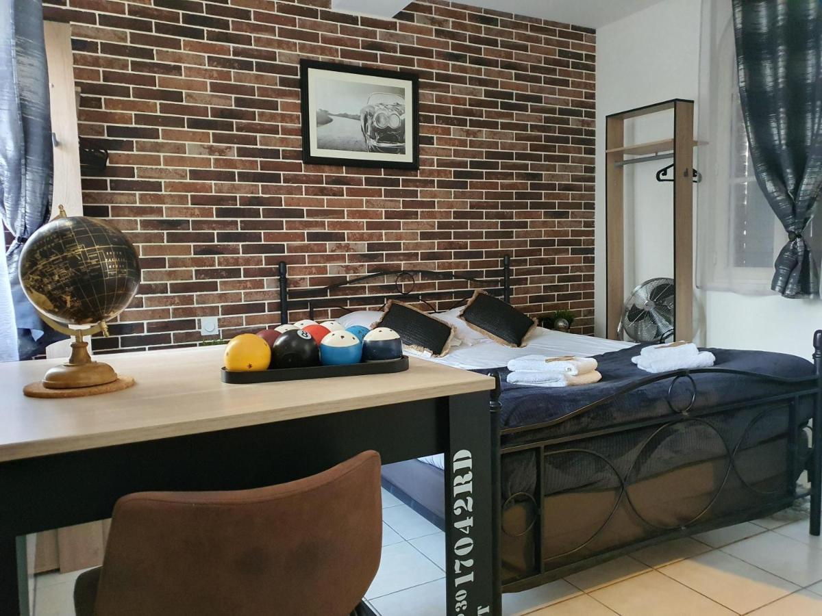 Appartement Indus En Centre Ville Avec Parking Honfleur Kültér fotó