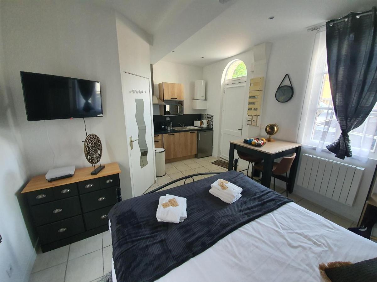 Appartement Indus En Centre Ville Avec Parking Honfleur Kültér fotó